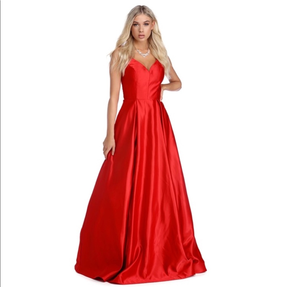 BRAND NEW Windsor Ball gown!!